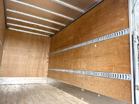 いすゞエルフアルミバン小型（2t・3t）[写真17]