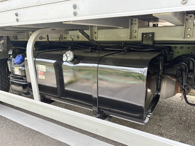いすゞエルフアルミバン小型（2t・3t）[写真23]