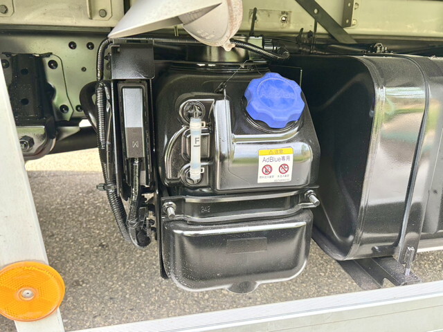 いすゞエルフアルミバン小型（2t・3t）[写真24]