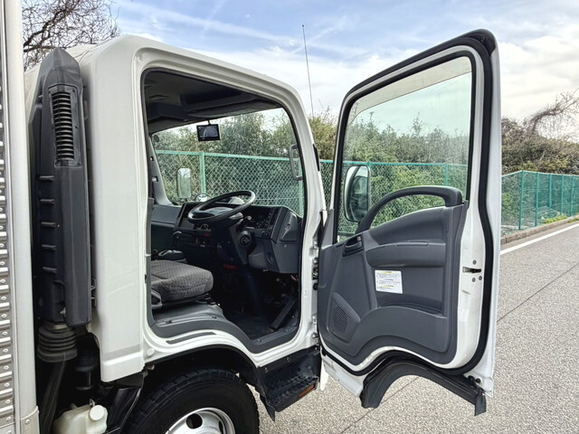 いすゞエルフアルミバン小型（2t・3t）[写真29]