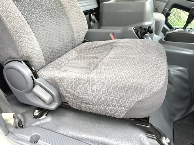 いすゞエルフアルミバン小型（2t・3t）[写真31]