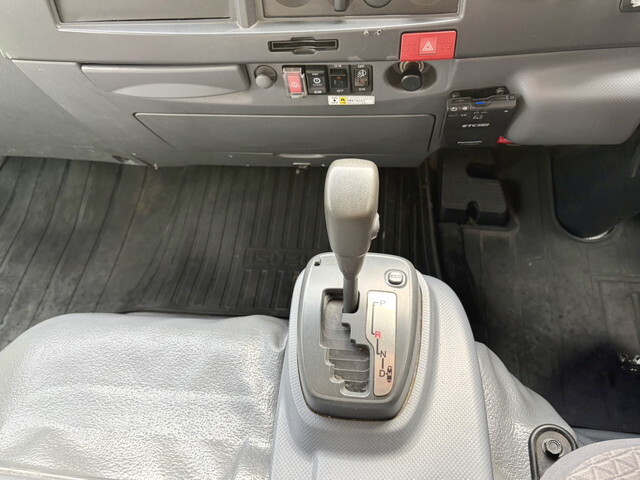 いすゞエルフアルミバン小型（2t・3t）[写真34]