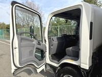 いすゞエルフアルミバン小型（2t・3t）[写真08]