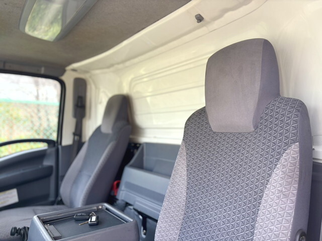 いすゞエルフアルミバン小型（2t・3t）[写真09]