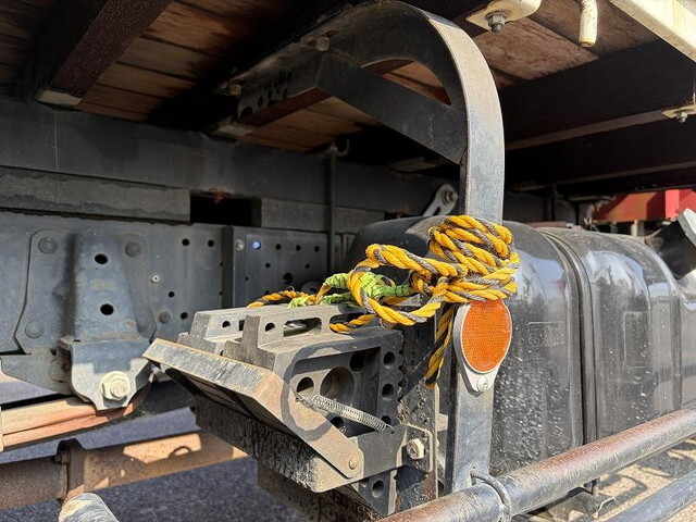 いすゞエルフクレーン3段小型（2t・3t）[写真20]