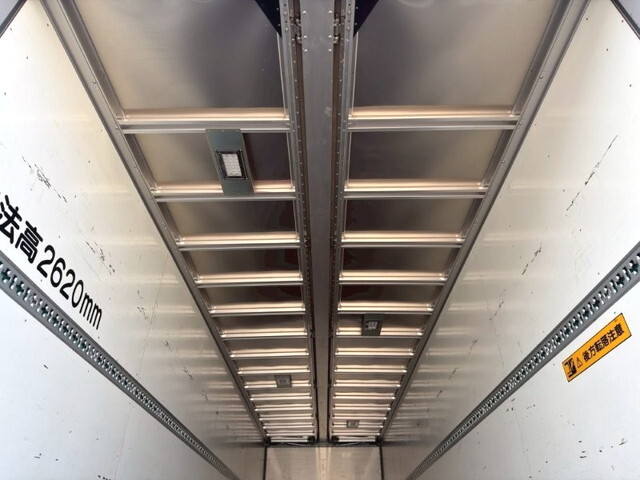 UDトラックスクオンアルミウイング大型（10t）[写真11]