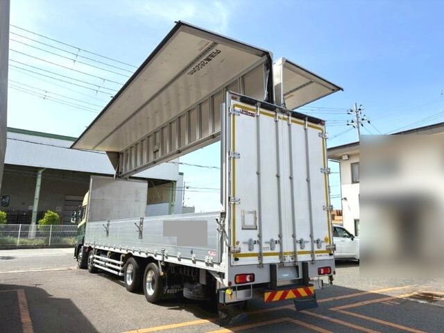 UDトラックスクオンアルミウイング大型（10t）[写真02]