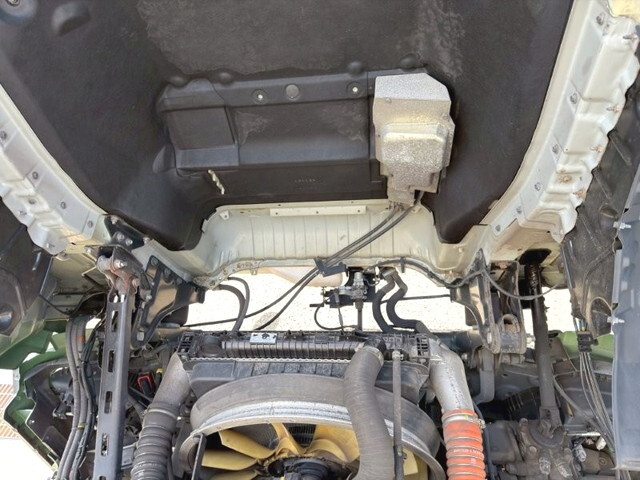 UDトラックスクオンアルミウイング大型（10t）[写真31]