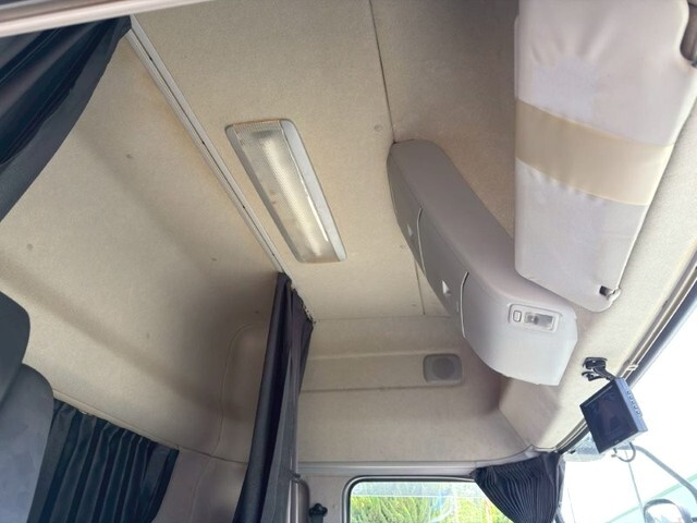 UDトラックスクオンアルミウイング大型（10t）[写真32]