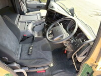 UDトラックスクオンアルミウイング大型（10t）[写真35]