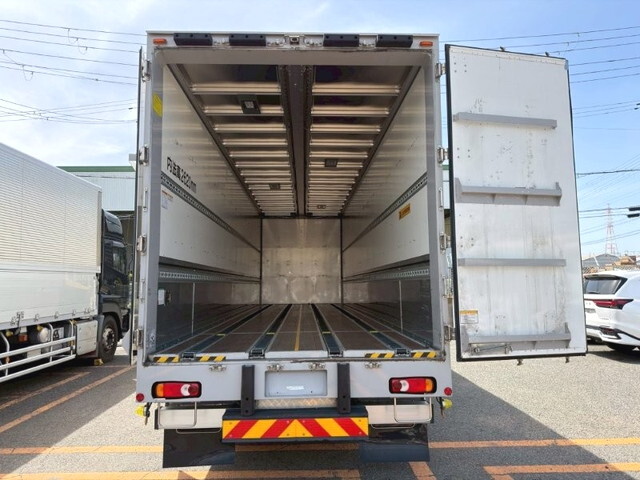 UDトラックスクオンアルミウイング大型（10t）[写真09]