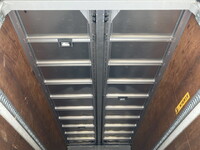 いすゞフォワードアルミウイング中型（4t）[写真18]