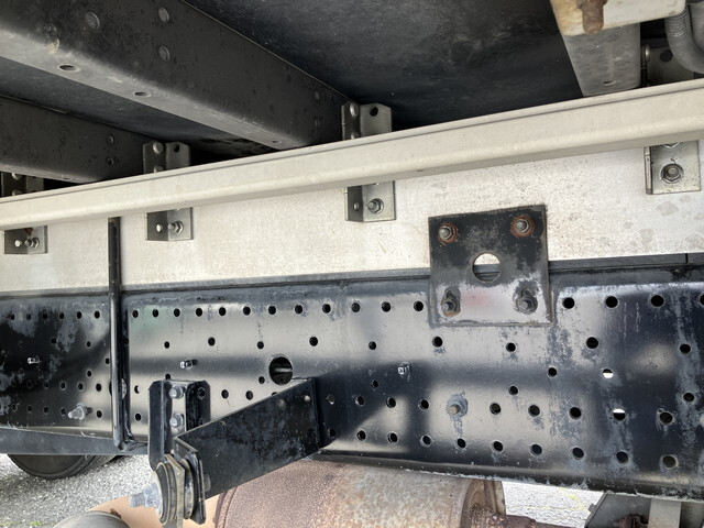 いすゞフォワードアルミウイング中型（4t）[写真24]