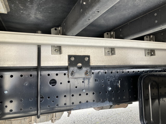 いすゞフォワードアルミウイング中型（4t）[写真25]