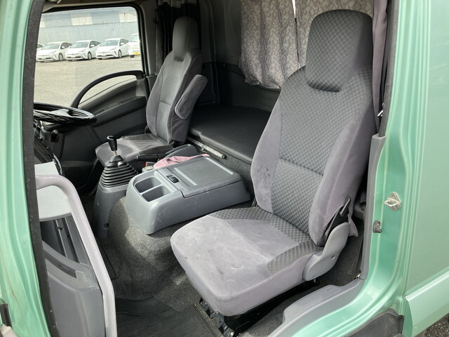 いすゞフォワードアルミウイング中型（4t）[写真30]