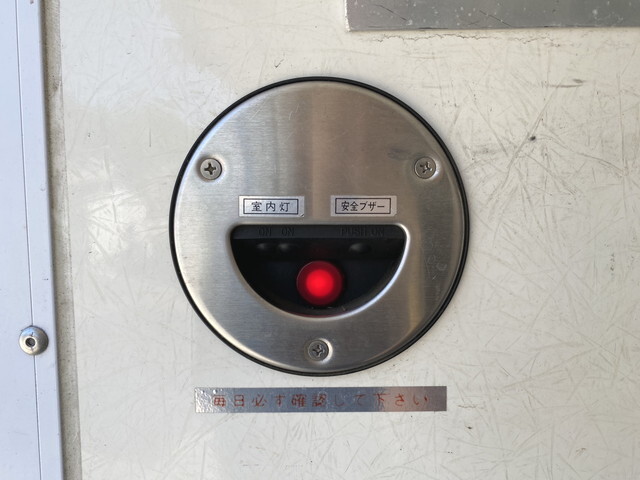 いすゞエルフ冷凍車（冷蔵車）小型（2t・3t）[写真11]