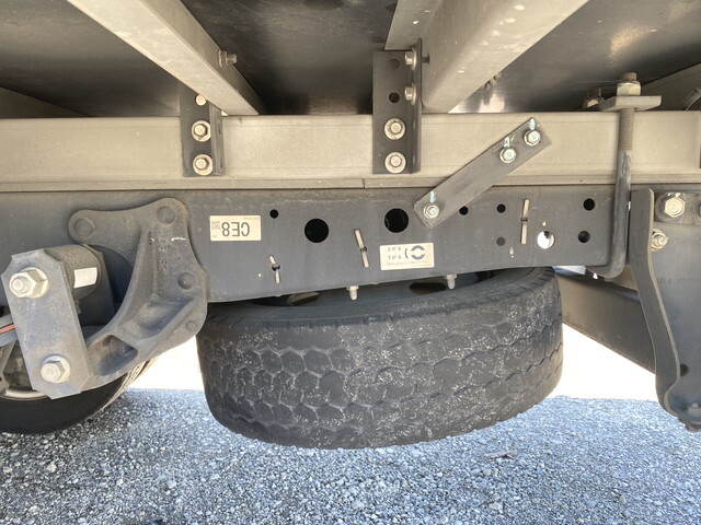 いすゞエルフ冷凍車（冷蔵車）小型（2t・3t）[写真16]