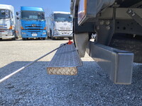 いすゞエルフ冷凍車（冷蔵車）小型（2t・3t）[写真35]