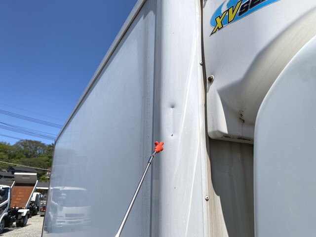 いすゞエルフ冷凍車（冷蔵車）小型（2t・3t）[写真35]