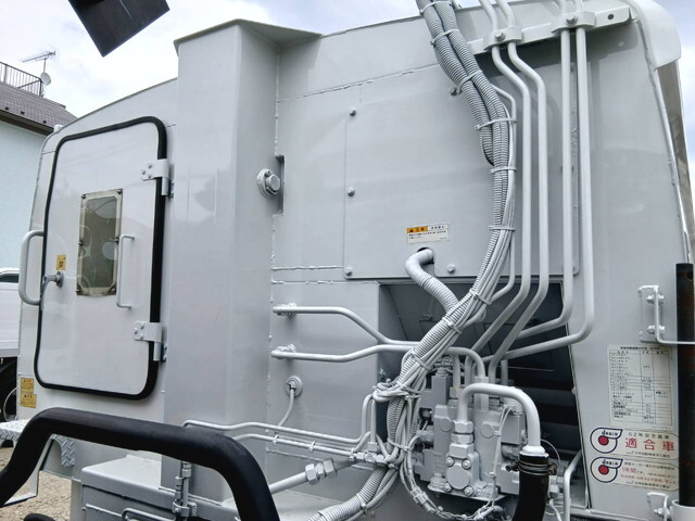 いすゞエルフパッカー車（塵芥車）小型（2t・3t）[写真19]