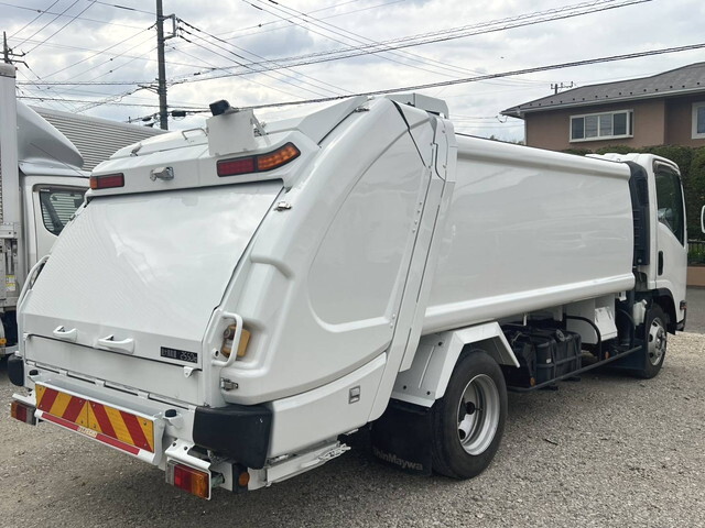 いすゞエルフパッカー車（塵芥車）小型（2t・3t）[写真04]