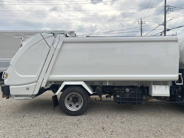 いすゞエルフパッカー車（塵芥車）小型（2t・3t）[写真05]