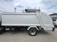 いすゞエルフパッカー車（塵芥車）小型（2t・3t）[写真07]