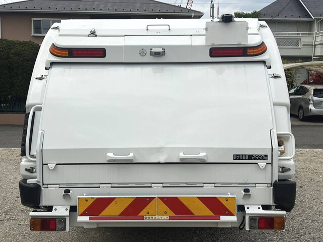 いすゞエルフパッカー車（塵芥車）小型（2t・3t）[写真08]