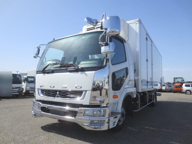 三菱ふそうファイター冷凍車（冷蔵車）中型（4t）[写真03]