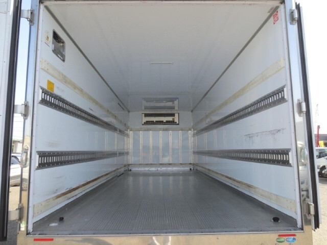 三菱ふそうファイター冷凍車（冷蔵車）中型（4t）[写真09]