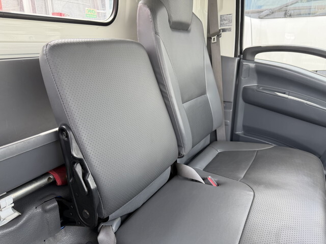 いすゞエルフクレーン6段小型（2t・3t）[写真11]