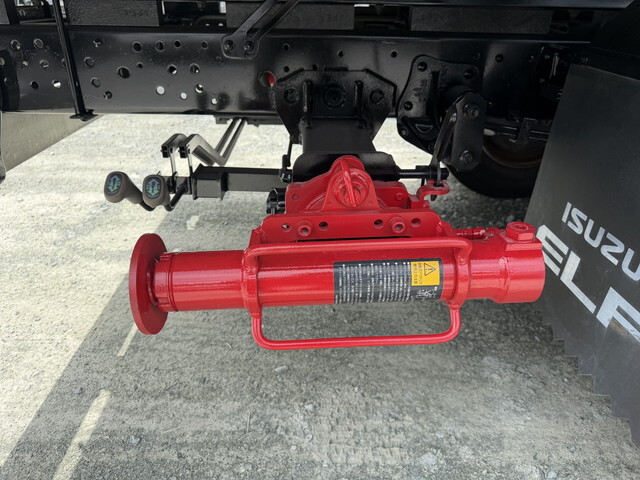 いすゞエルフクレーン6段小型（2t・3t）[写真07]