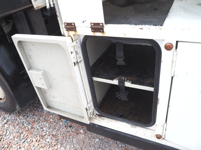 いすゞエルフ高所作業車小型（2t・3t）[写真26]