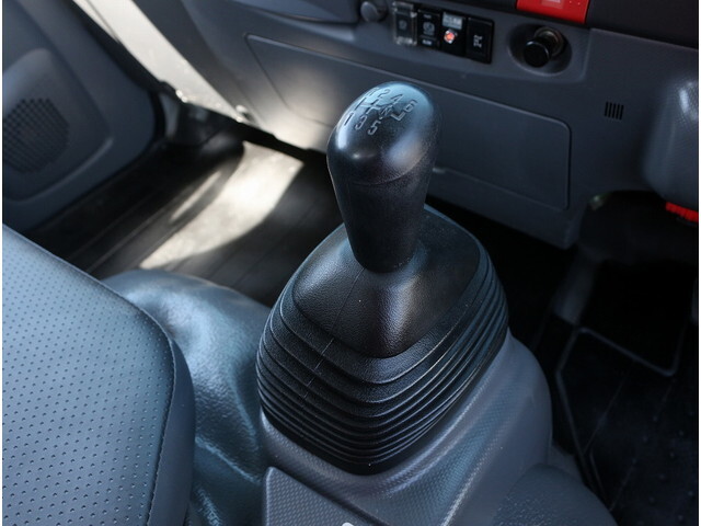 いすゞエルフクレーン3段小型（2t・3t）[写真27]