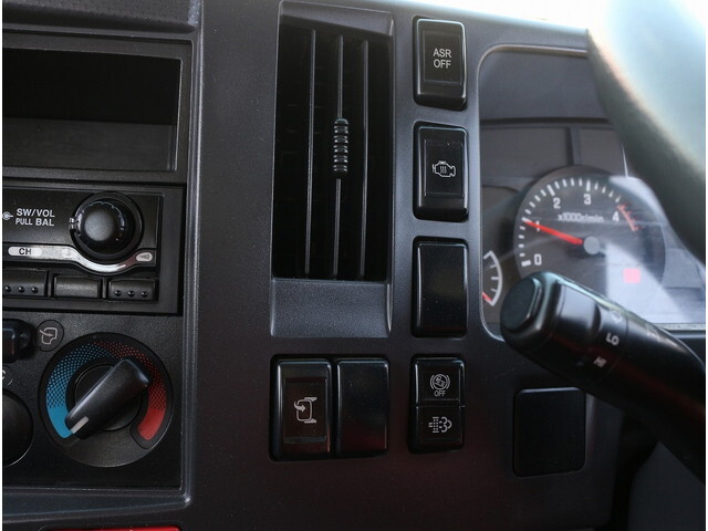 いすゞエルフクレーン3段小型（2t・3t）[写真30]