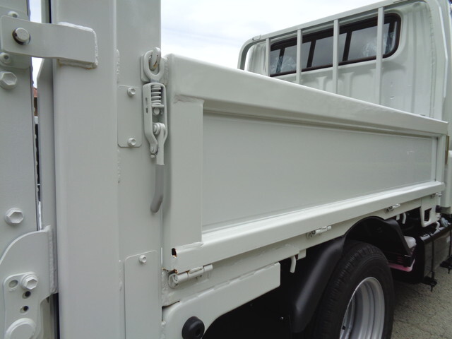 三菱ふそうキャンターダブルキャブ（Wキャブ）小型（2t・3t）[写真17]