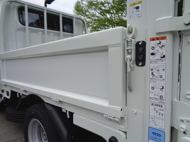 三菱ふそうキャンターダブルキャブ（Wキャブ）小型（2t・3t）[写真18]