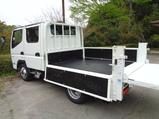三菱ふそうキャンターダブルキャブ（Wキャブ）小型（2t・3t）[写真02]