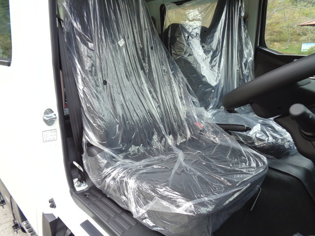 三菱ふそうキャンターダブルキャブ（Wキャブ）小型（2t・3t）[写真29]