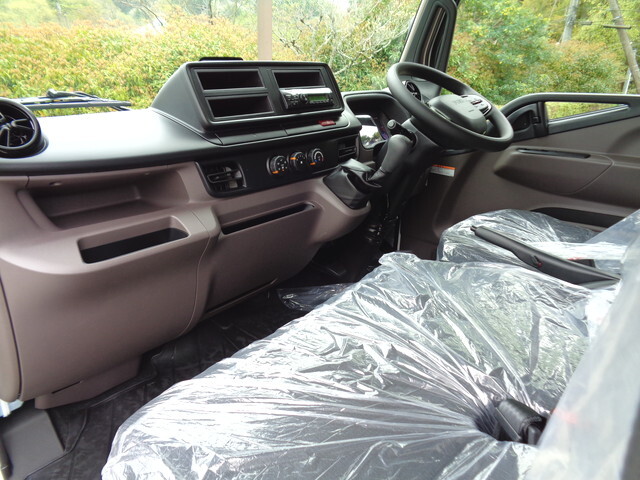 三菱ふそうキャンターダブルキャブ（Wキャブ）小型（2t・3t）[写真30]