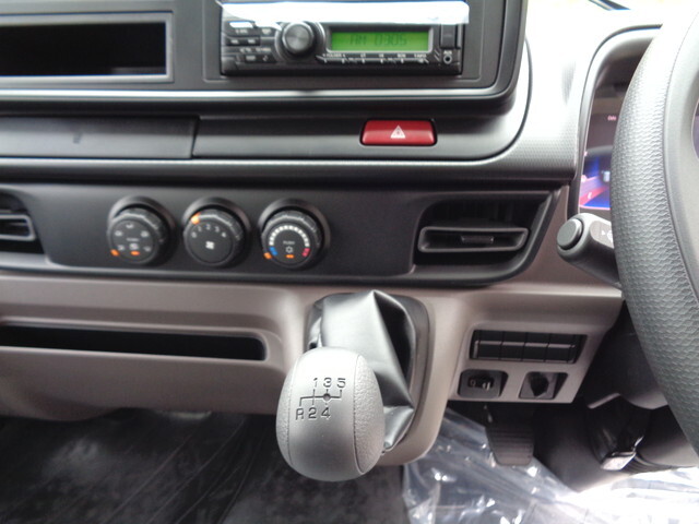 三菱ふそうキャンターダブルキャブ（Wキャブ）小型（2t・3t）[写真36]