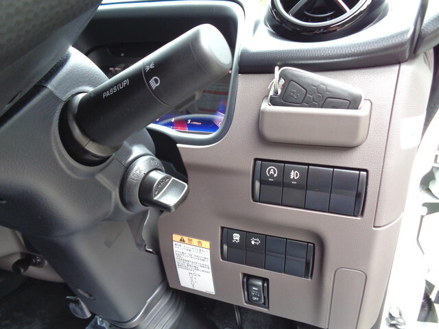 三菱ふそうキャンターダブルキャブ（Wキャブ）小型（2t・3t）[写真38]