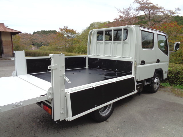 三菱ふそうキャンターダブルキャブ（Wキャブ）小型（2t・3t）[写真06]