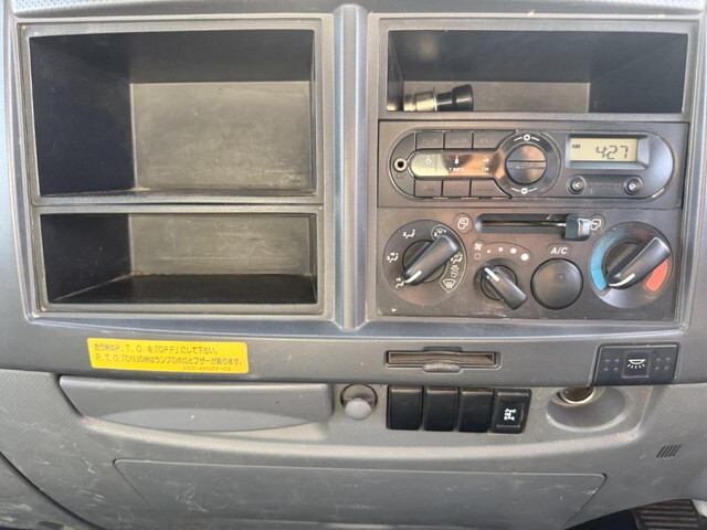 いすゞフォワードダンプ中型（4t）[写真16]