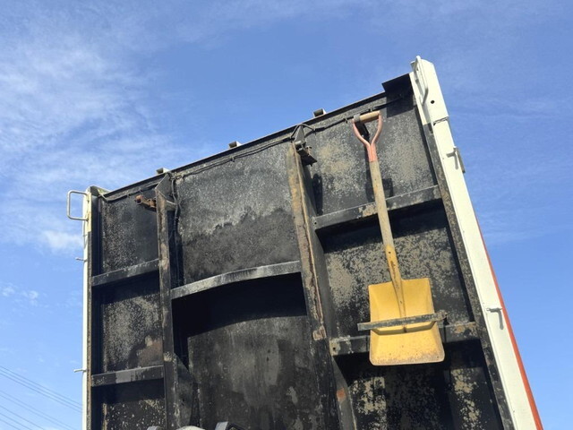 いすゞフォワードダンプ中型（4t）[写真28]