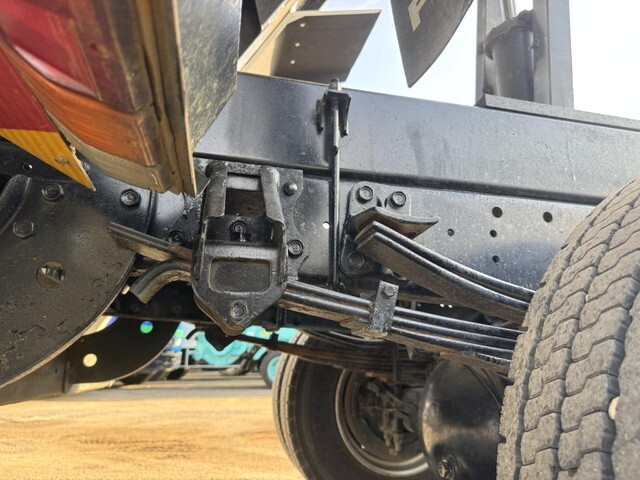 いすゞフォワードダンプ中型（4t）[写真32]