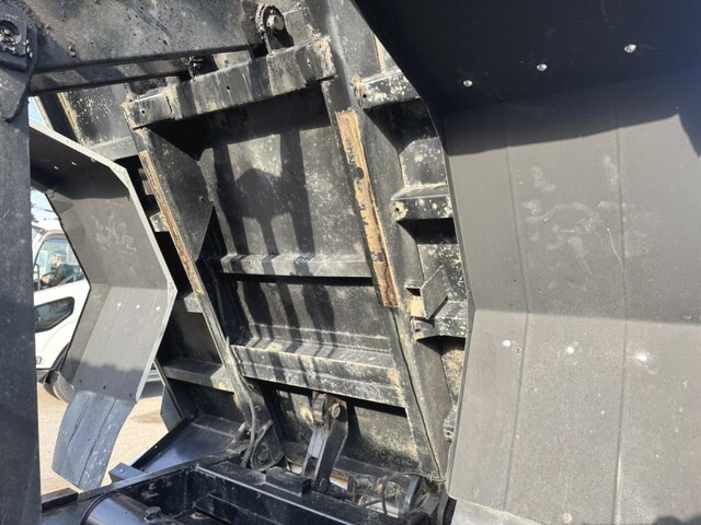 いすゞフォワードダンプ中型（4t）[写真34]