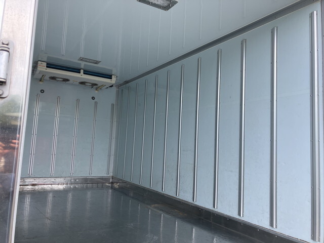 いすゞエルフ冷凍車（冷蔵車）小型（2t・3t）[写真11]