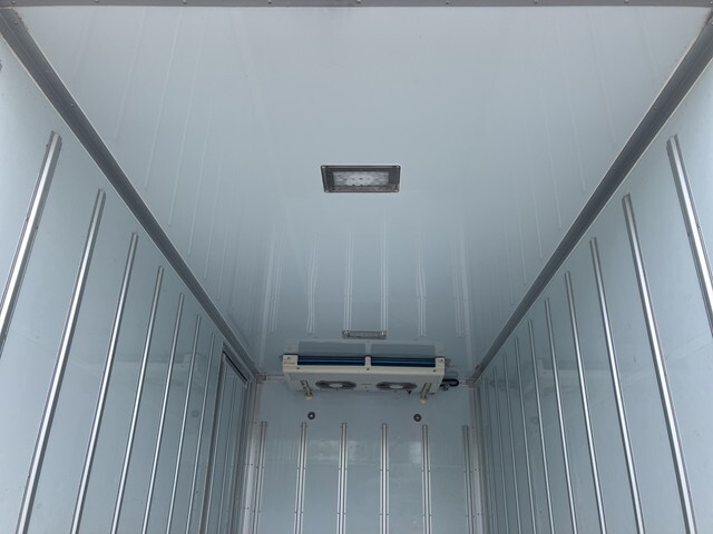 いすゞエルフ冷凍車（冷蔵車）小型（2t・3t）[写真13]