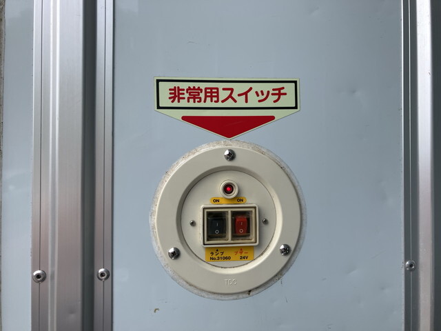 いすゞエルフ冷凍車（冷蔵車）小型（2t・3t）[写真16]